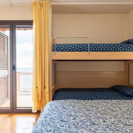Guesthost - Currao's Seaview Flat